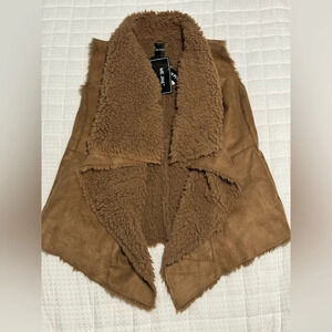 ME JANE Faux Suede Sherpa Vest Size Large